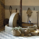 Sarule, mola per olive (foto Archivio Aspen - R. Brotzu)