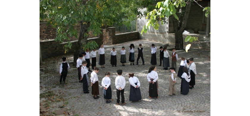 Belvì, giochi tradizionali (Archivio Aspen - M.C. Folchetti)