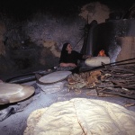 Austis, lavorazione del pane (foto Archivio Aspen, R. Brotzu)