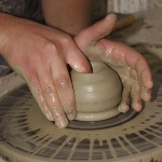 Dorgali, lavorazione della ceramica (foto Archivio Aspen - M.C. Folchetti)