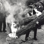 Gadoni, accensione falò (foto Archivio Aspen, R. Brotzu)