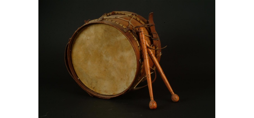 Gavoi, tamburo costruito a mano (foto Archivio Aspen - R. Brotzu)