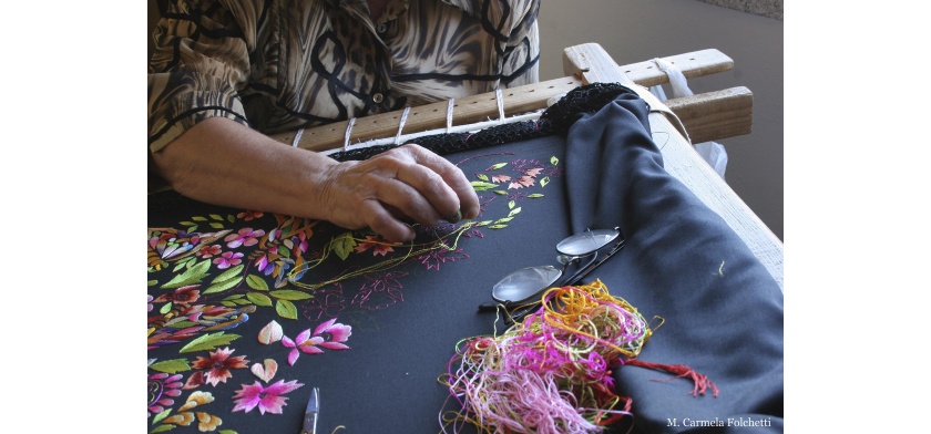 Oliena, ricamo a mano (Foto archivio Aspen M.C.Folchetti)