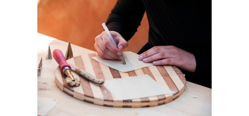 Orotelli, lavorazione de "su pistiddu" (Foto Archivio Aspen - Mira Sardegna)