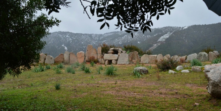 Visualizza il contenuto: Le tombe dei giganti di Osono a Triei